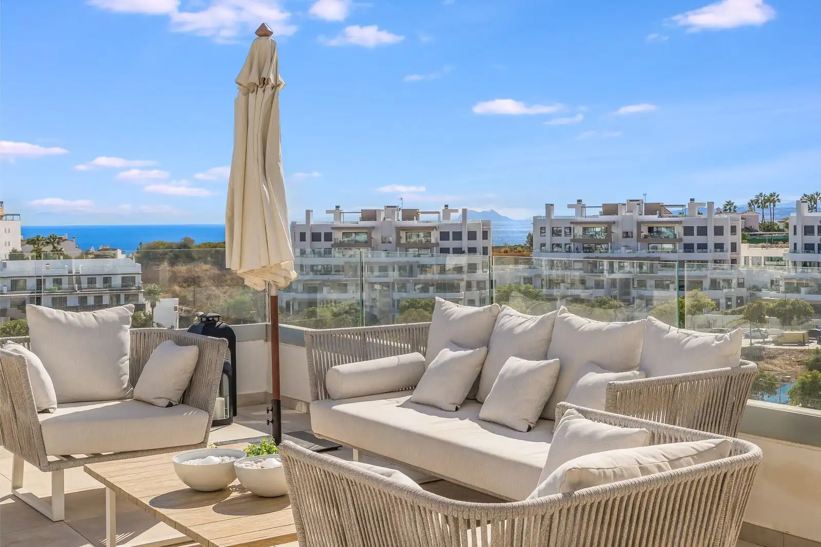 Apartament amb piscina en venda a Calle Eslovenia 5, imagen 3