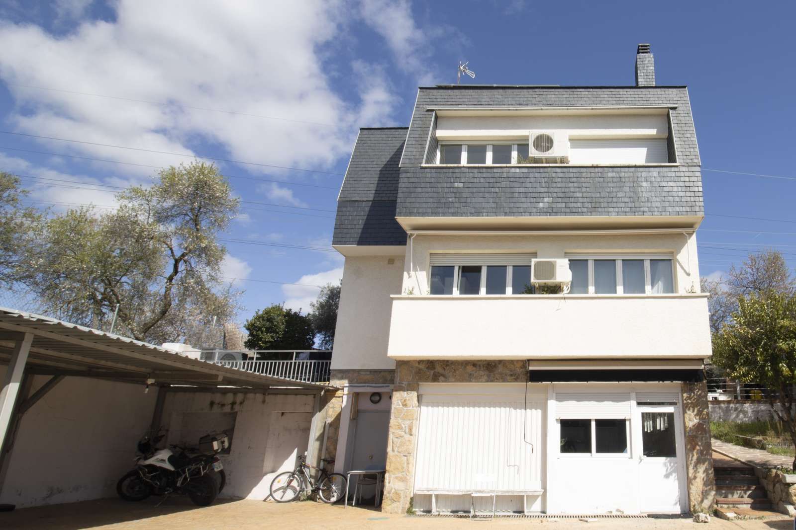 Exterior view of Flat to share in Pozuelo de Alarcón  with Air Conditioner and Terrace
