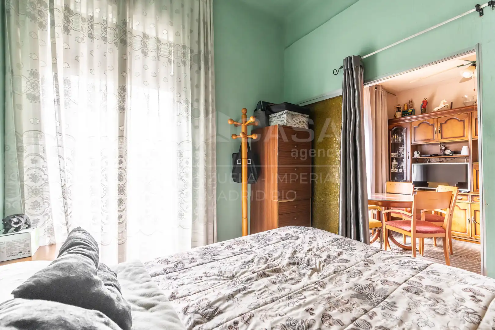 Habitación de Piso en venta en Madrid con Balcón