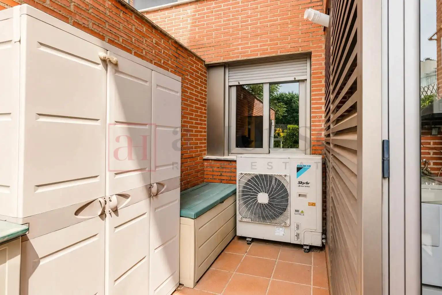Terrasse von Erdgeschoss zum Verkauf in Madrid mit Klimaanlage, Heizung und Privatgarten