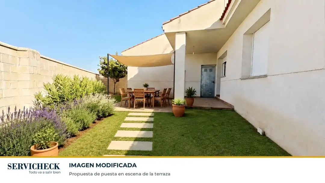 Jardí de Casa adosada en venda en Santiuste de San Juan Bautista amb Calefacció, Jardí privat i Moblat