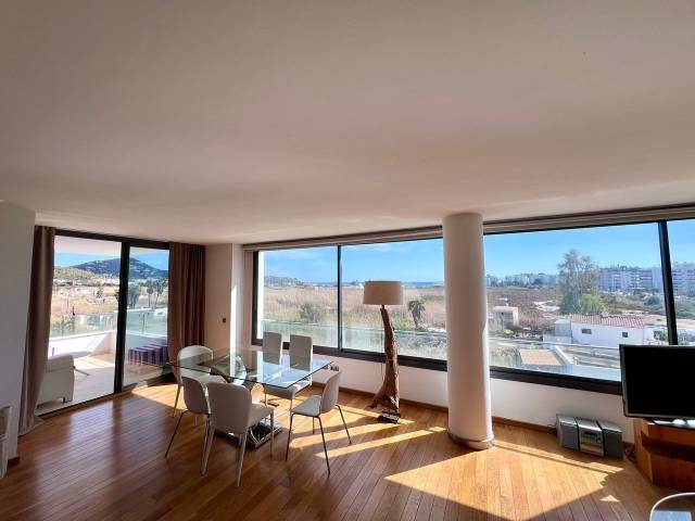 Apartamento en Alquiler en Marina Botafoc - Platja de Talamanca