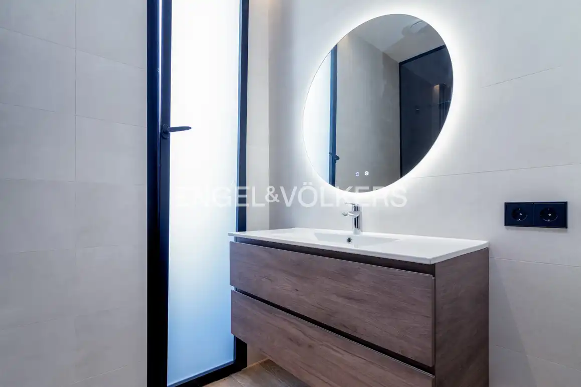 Bathroom of Houses for sale in L'Alfàs del Pi  with Air Conditioner, Private garden and Swimming Pool