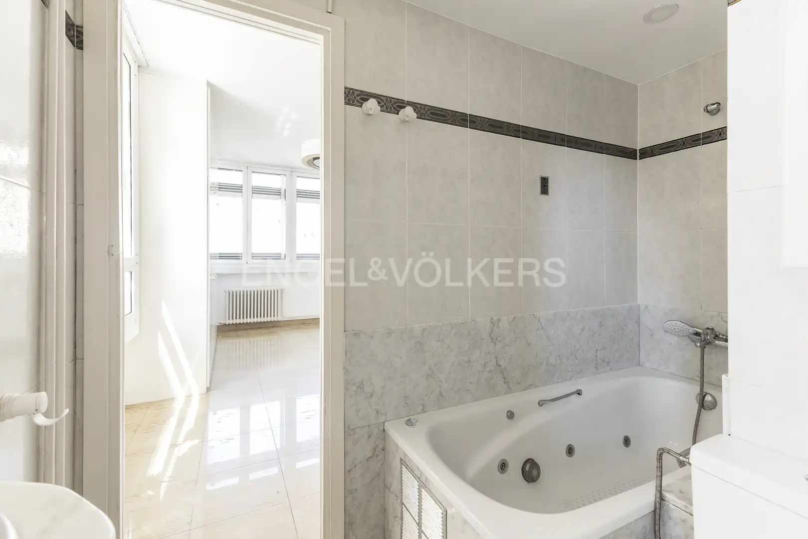 Baño de Piso en venta en Barcelona con Calefacción y Parquet