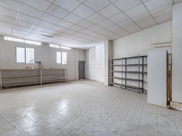 Business premises for sale in Calle PUERTA LORCA 2