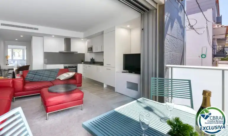 Terraza de Piso en venta en Roses con Calefacción, Horno y Microondas