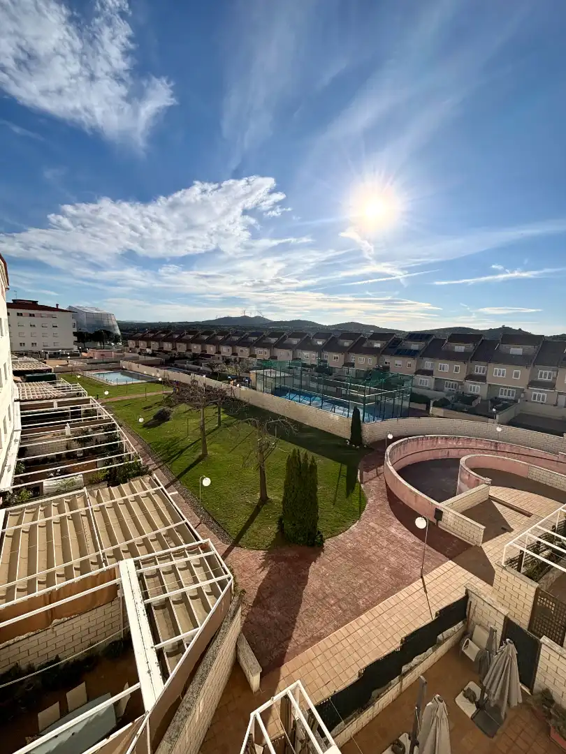 Vista exterior de Apartamento en venta en Plasencia con Calefacción, Jardín privado y Parquet