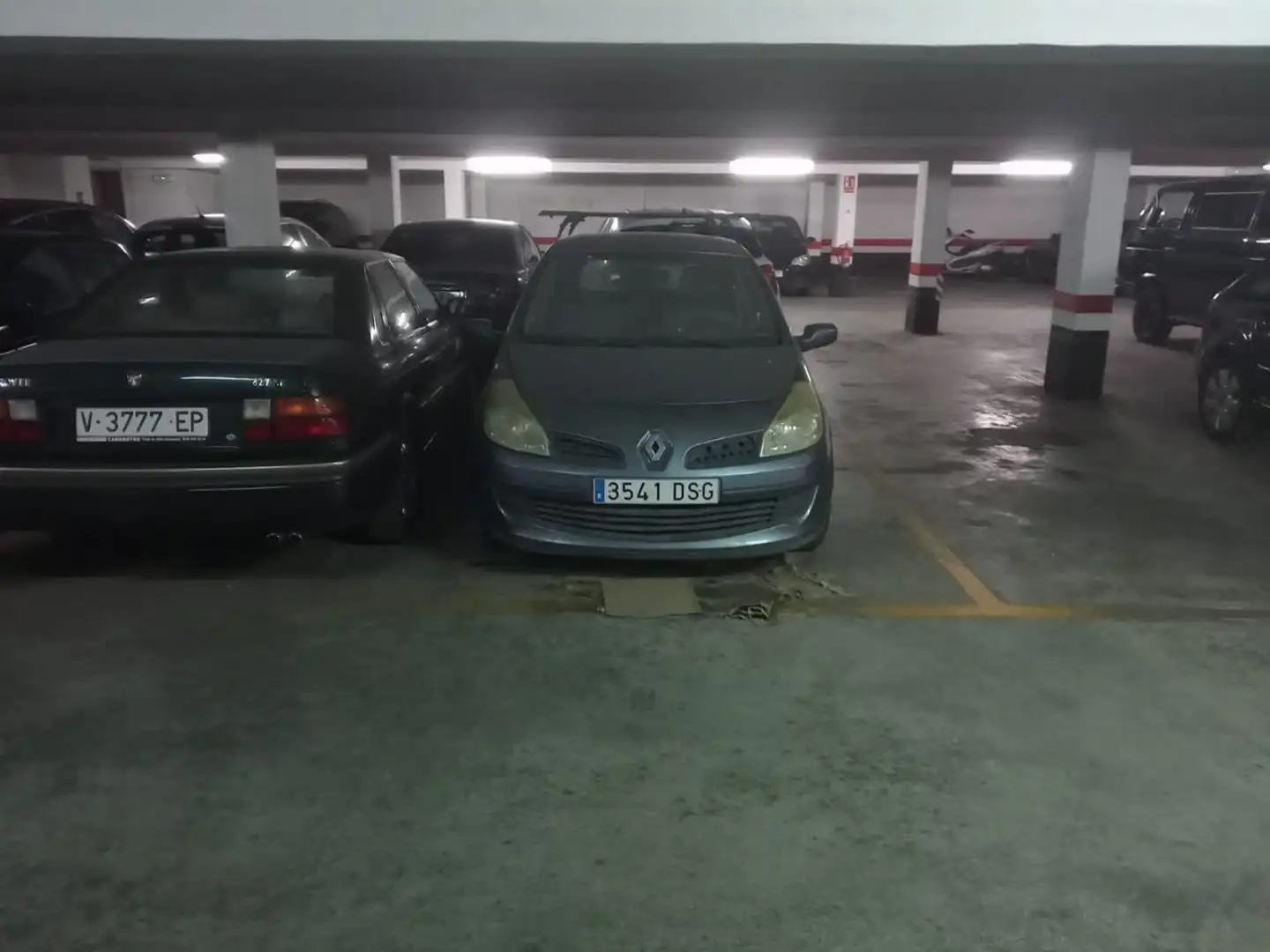 Parkplatz von Garage zur Miete in Quatre Carreres