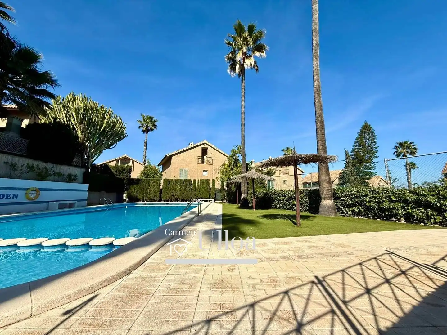 Vista exterior de Casa o xalet en venda en Alicante / Alacant amb Aire condicionat, Calefacció i Jardí privat