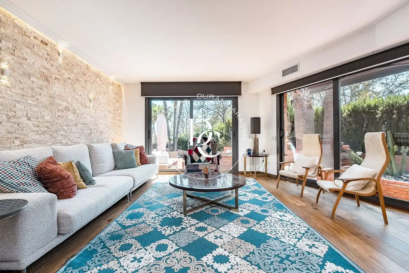 Sala d'estar de Casa o xalet en venda en Sitges amb Aire condicionat, Calefacció i Jardí privat