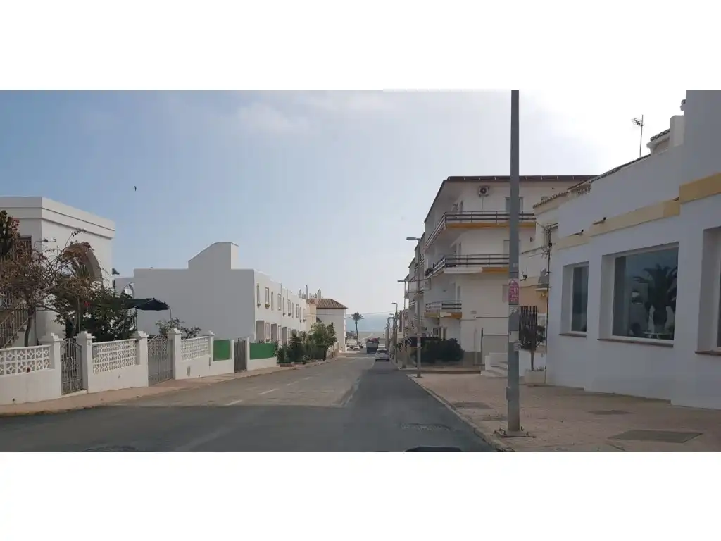 Local comercial en venda a Las Marinas - Pueblo Laguna