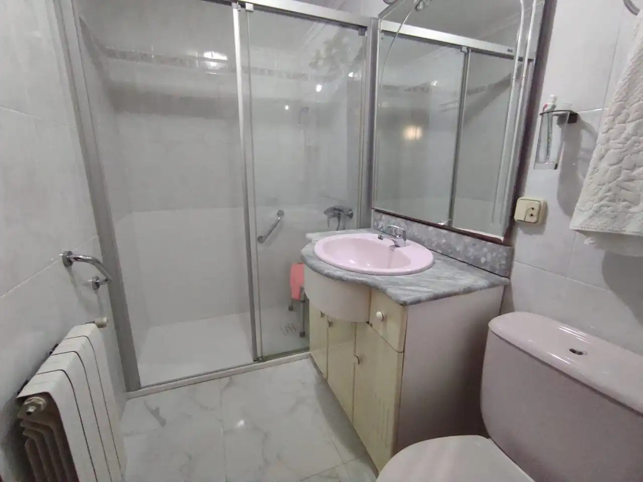Baño de Piso en venta en Santander con Calefacción y Parquet