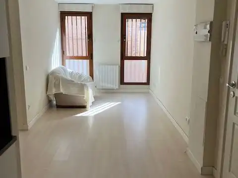 Dormitori de Oficina de lloguer en Zaragoza amb Calefacció i Moblat
