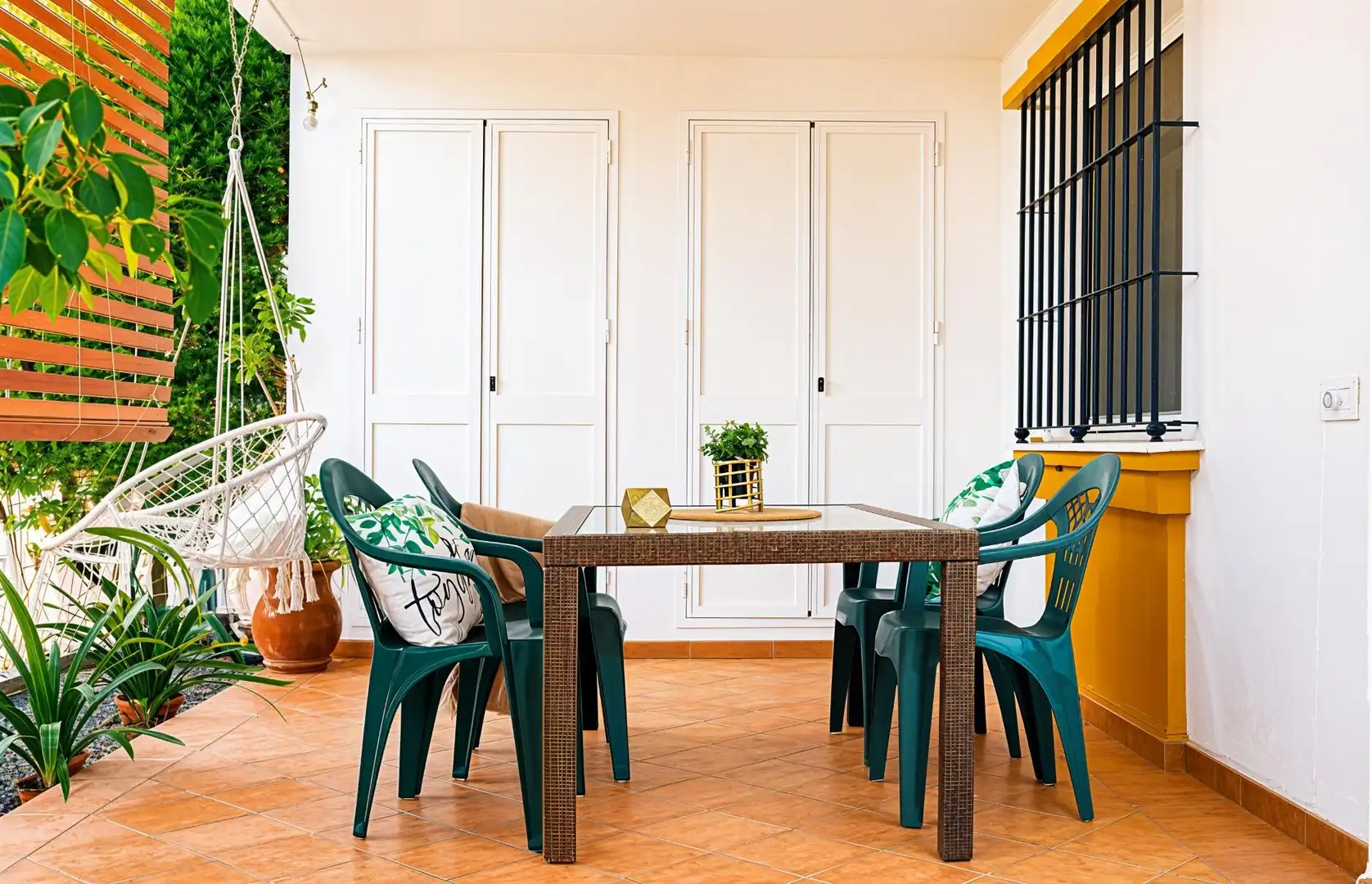 Terrasse von Wohnungen zum Verkauf in Chiclana de la Frontera mit Privatgarten und Gemeinschaftspool
