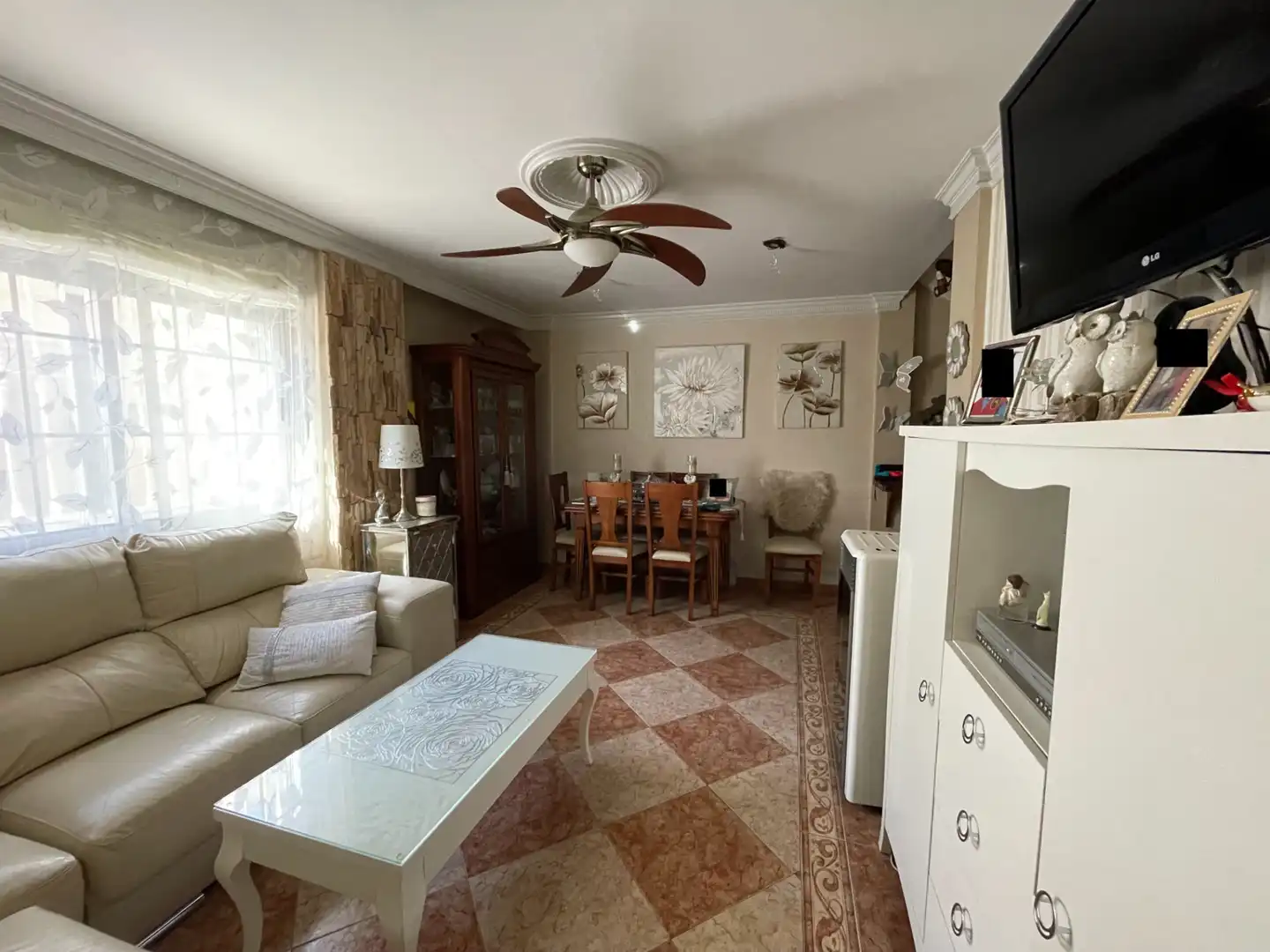 Sala d'estar de Casa o xalet en venda en Úbeda amb Aire condicionat, Calefacció i Terrassa