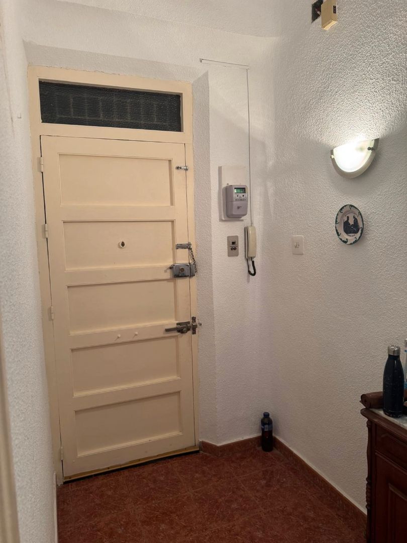 Flat for sale in  Granada Capital  with Storage room, Oven and Washing machine