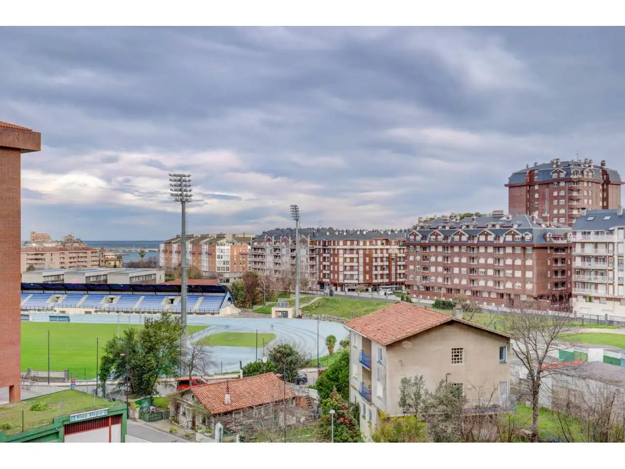 Exterior view of Flat for rent in Castro-Urdiales  with Heating and Terrace