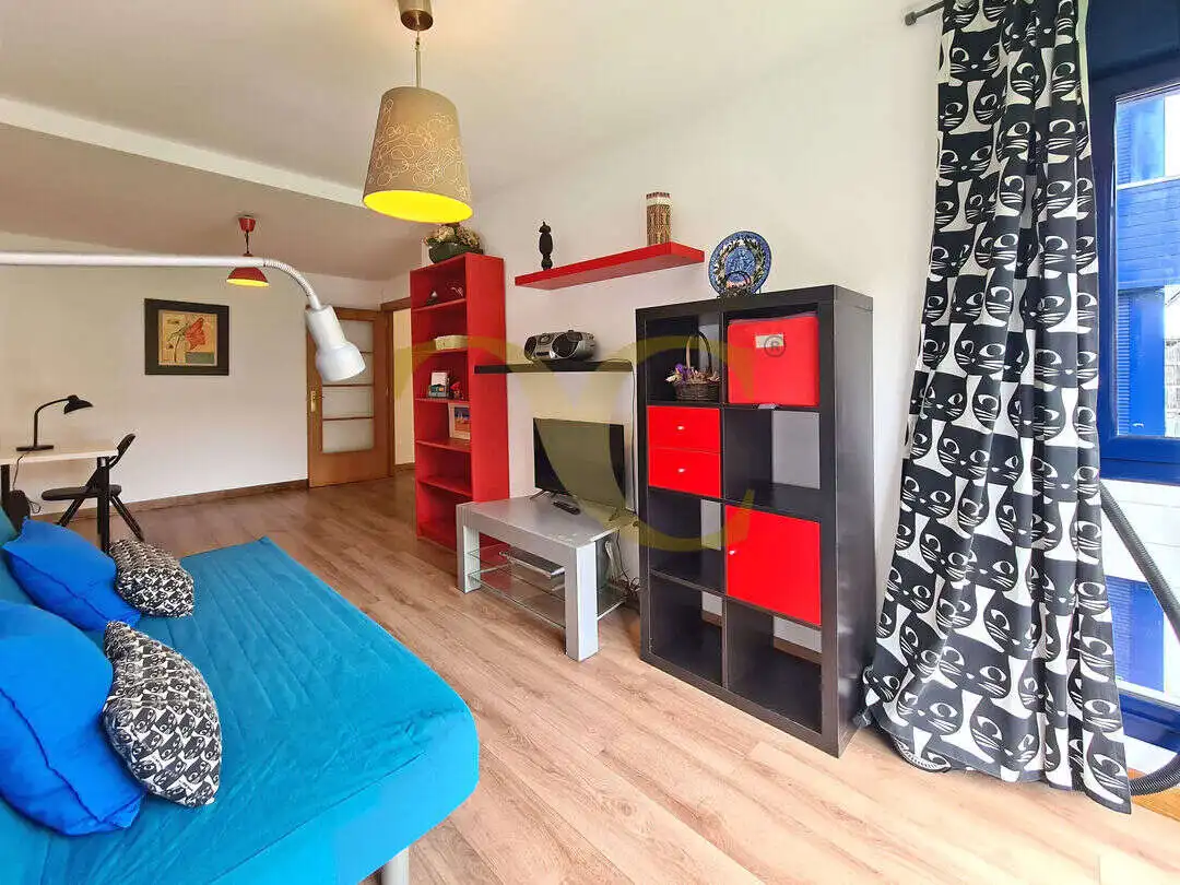 Habitación de Apartamento en venta en Ribadesella con Calefacción, Trastero y Amueblado
