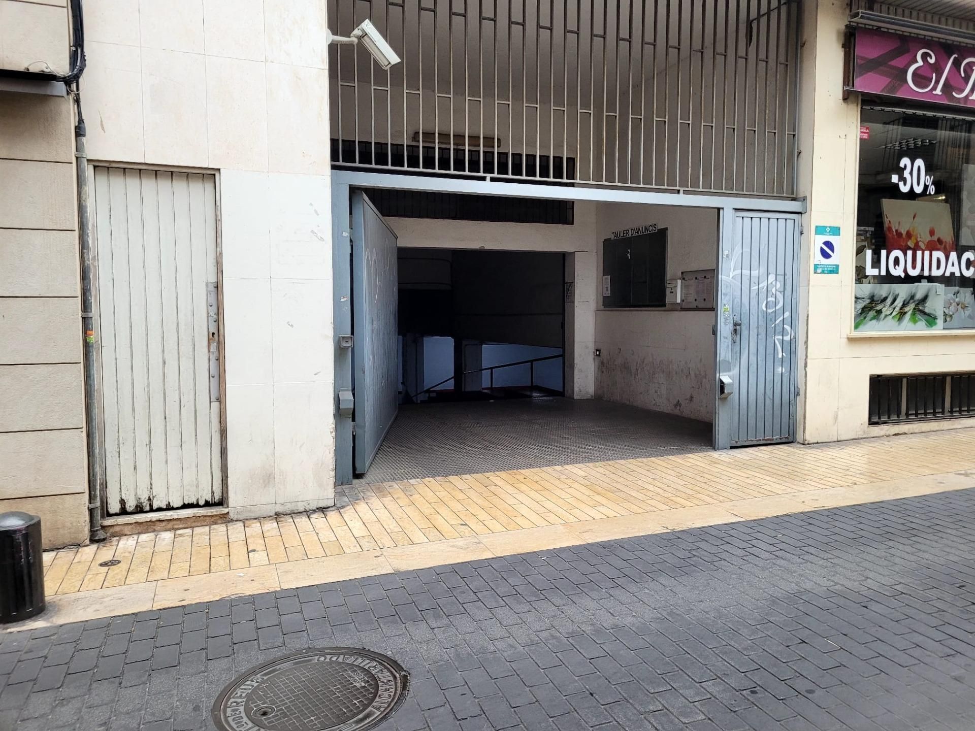 Exterior view of Garage for sale in Reus