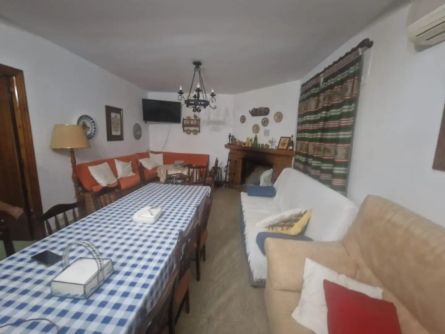 Sala de estar de Casa o chalet en venta en Picón con Aire acondicionado, Piscina y Amueblado