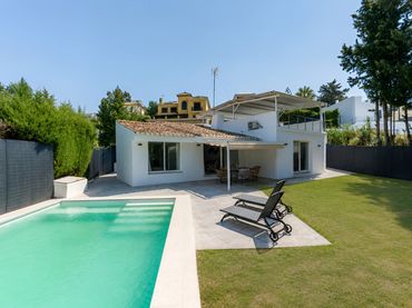 Casa amb piscina en venda a Costa Natura