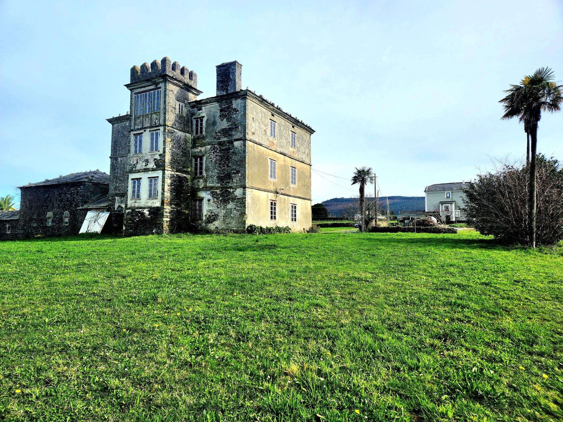 Vista exterior de Finca rústica en venda en Coaña amb Jardí privat, Traster i Balcó