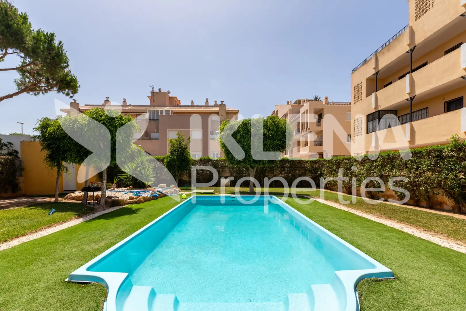 Swimming pool of Houses for sale in Roquetas de Mar  with Air Conditioner, Private garden and Parquet flooring