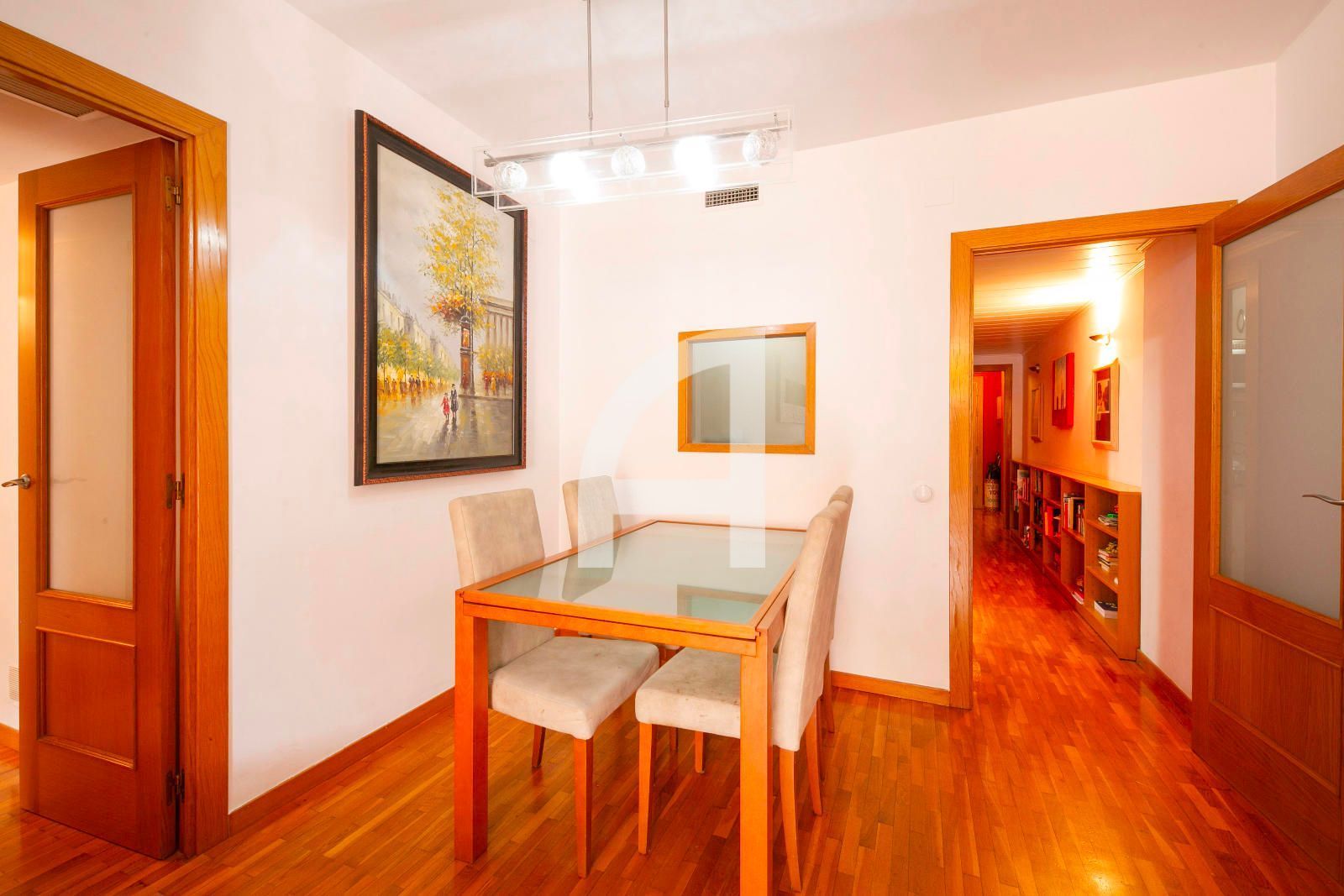Dining room of Flat for sale in  Barcelona Capital  with Air Conditioner, Heating and Parquet flooring
