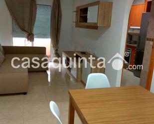 Dormitori de Apartament de lloguer en Catral amb Piscina i Moblat