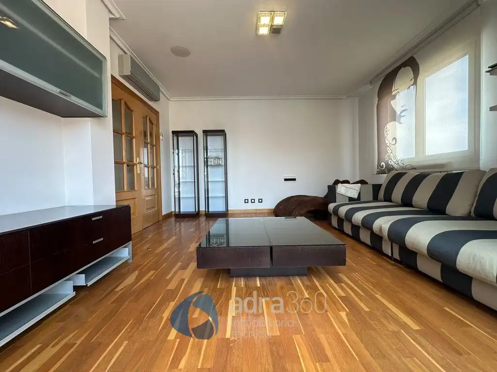 Flat for rent in Estambrera, Cascajos - Piqueras