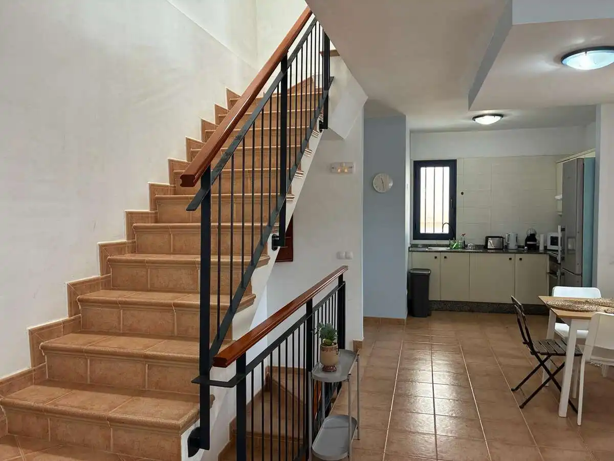 Maisonette zum Verkauf in Haría mit Terrasse, Abstellraum und Möbliert