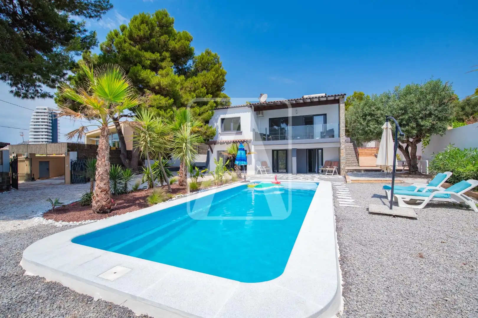 Chalet con piscina en venta en Marisol Park - Ortembach - Los Almendros