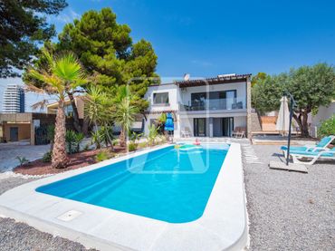 Villa con piscina in vendita a Marisol Park - Ortembach - Los Almendros