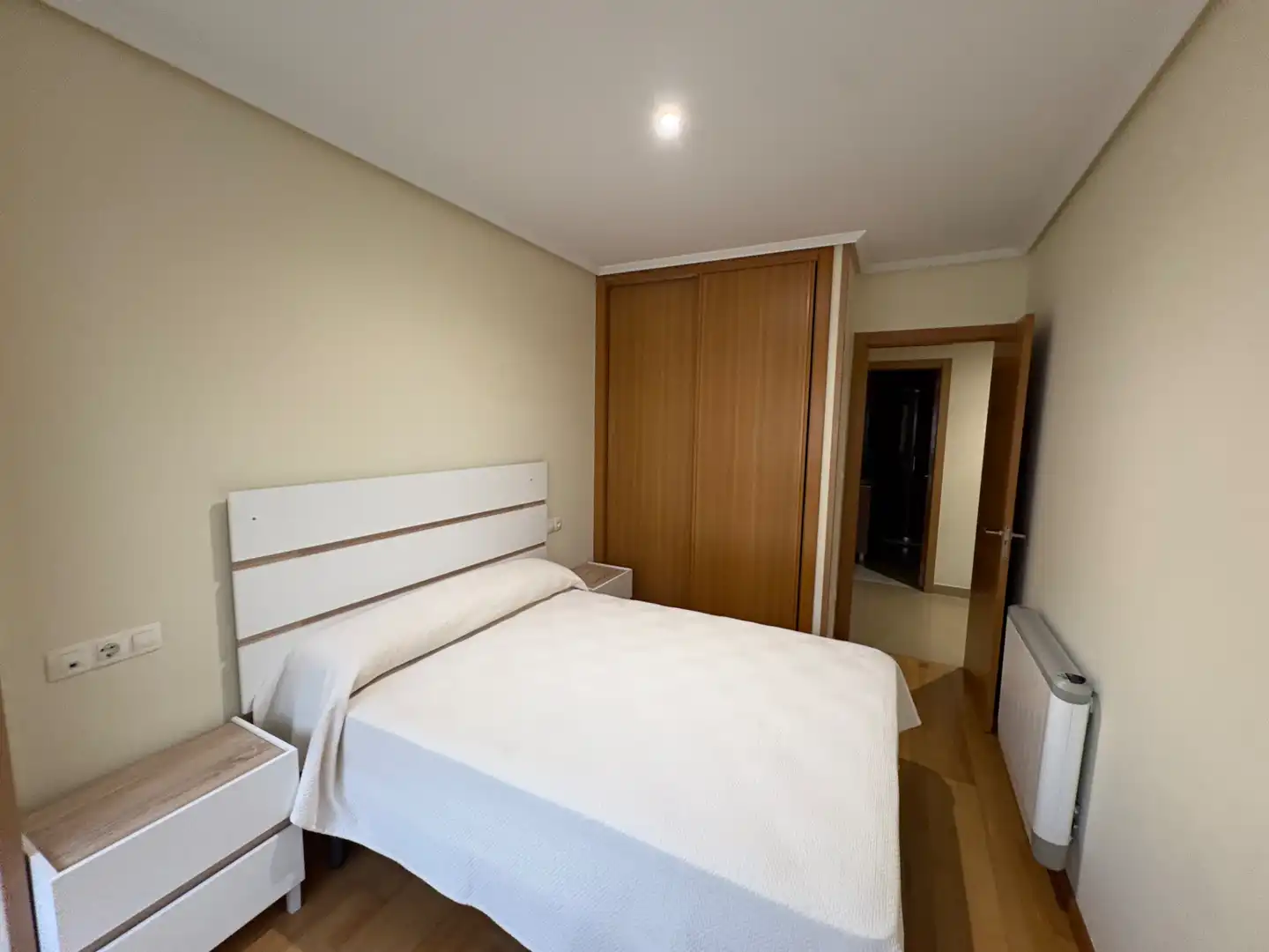 Habitación de Piso de alquiler en Ferrol con Calefacción, Parquet y Amueblado