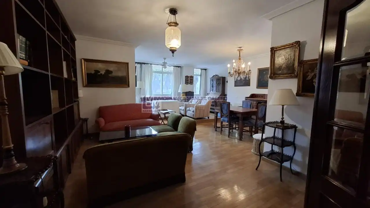 Sala d'estar de Pis en venda en Cáceres amb Calefacció, Parquet i Traster