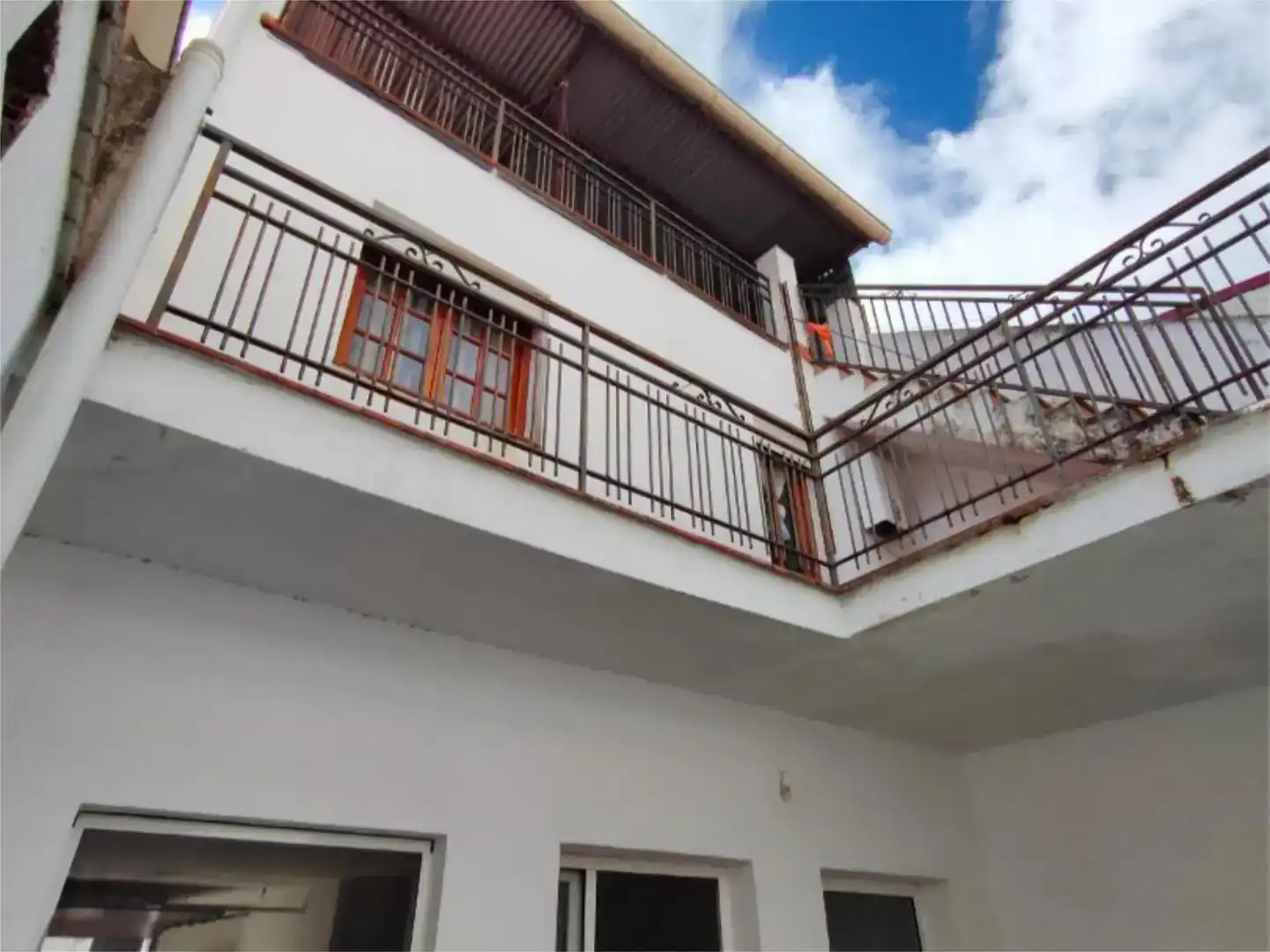 Vista exterior de Pis en venda en Herrera del Duque amb Aire condicionat i Balcó