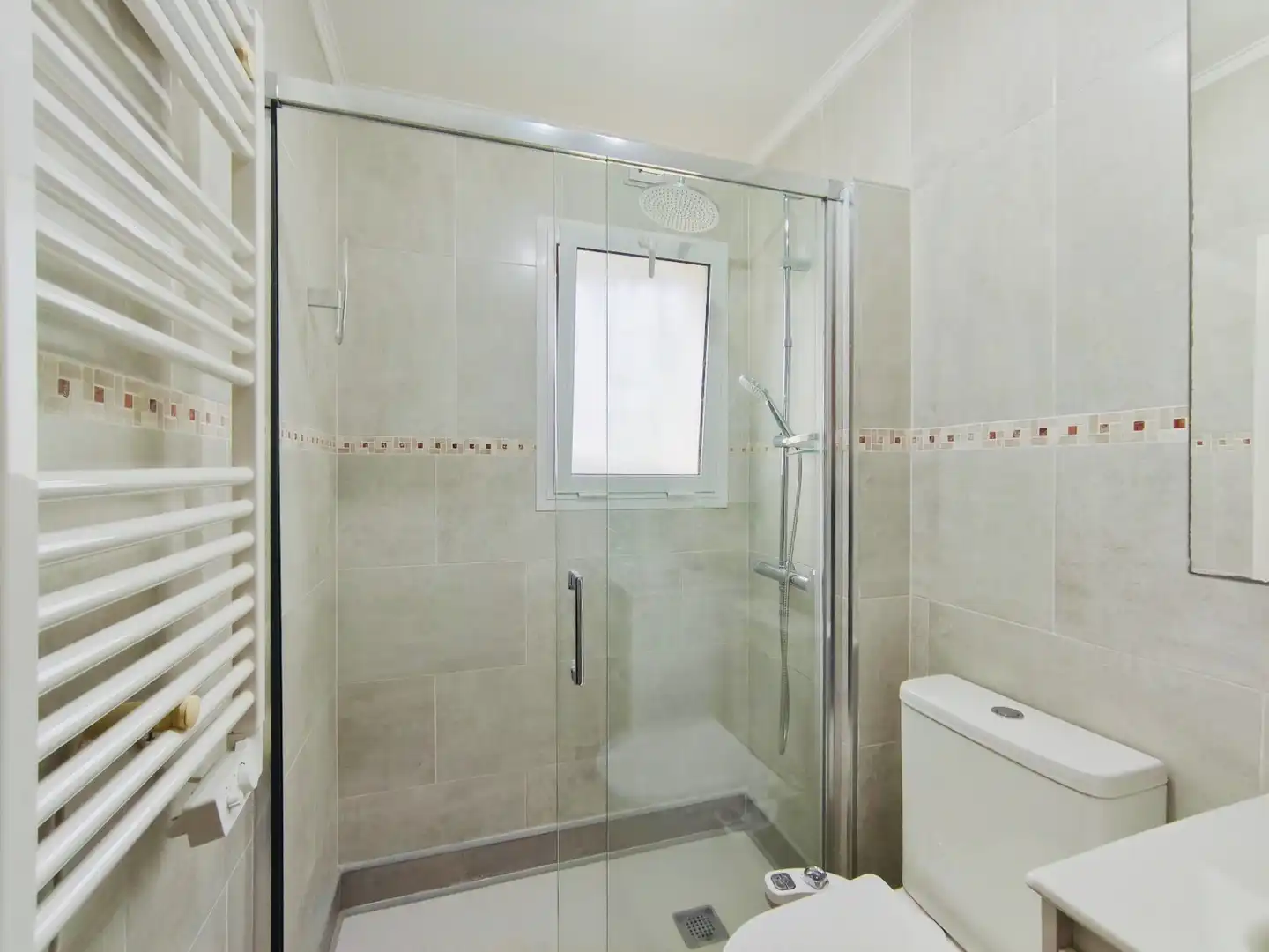 Baño de Planta baja en venta en Dénia con Aire acondicionado, Calefacción y Jardín privado