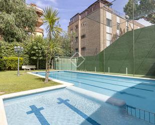 Swimming pool of Flat to rent in  Barcelona Capital  with Air Conditioner, Parquet flooring and Terrace