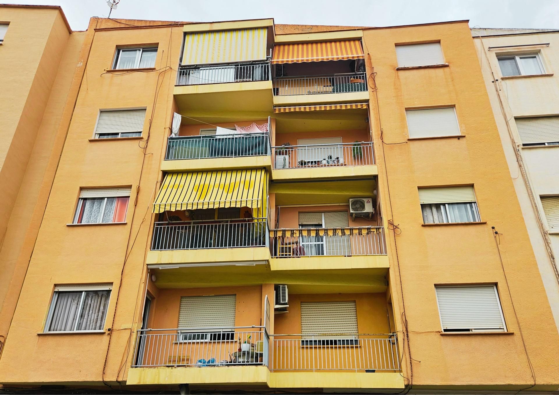 Vista exterior de Apartamento en venta en Gandia con Balcón