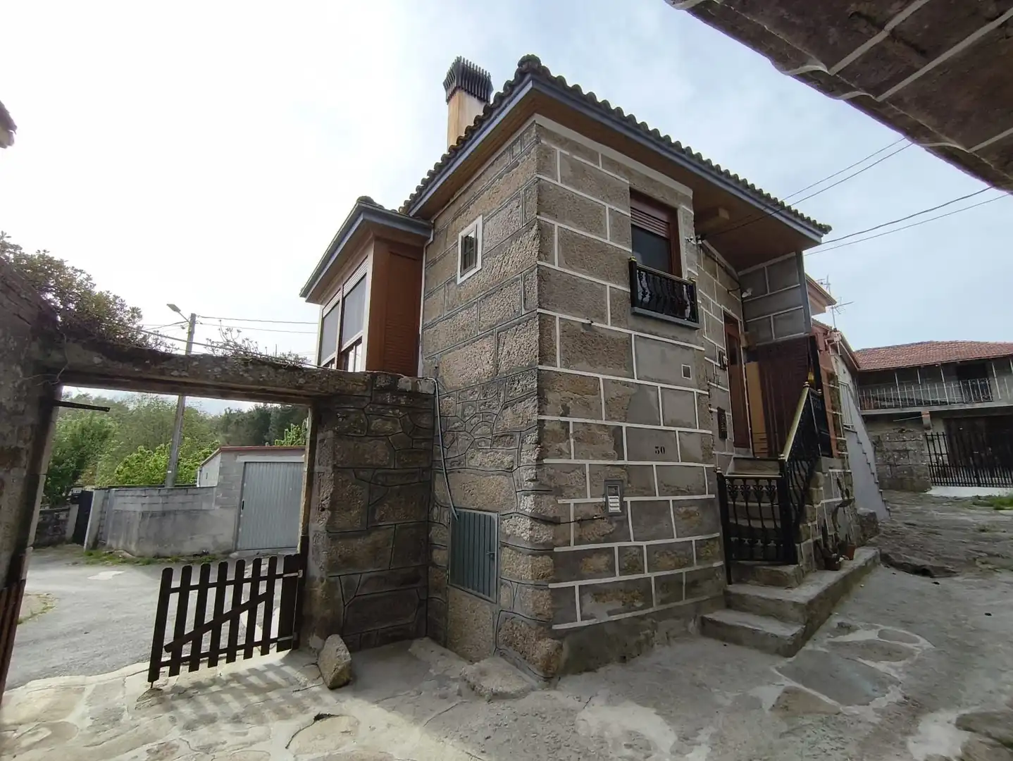 Vista exterior de Casa o xalet en venda en Baños de Molgas amb Aire condicionat, Traster i Balcó