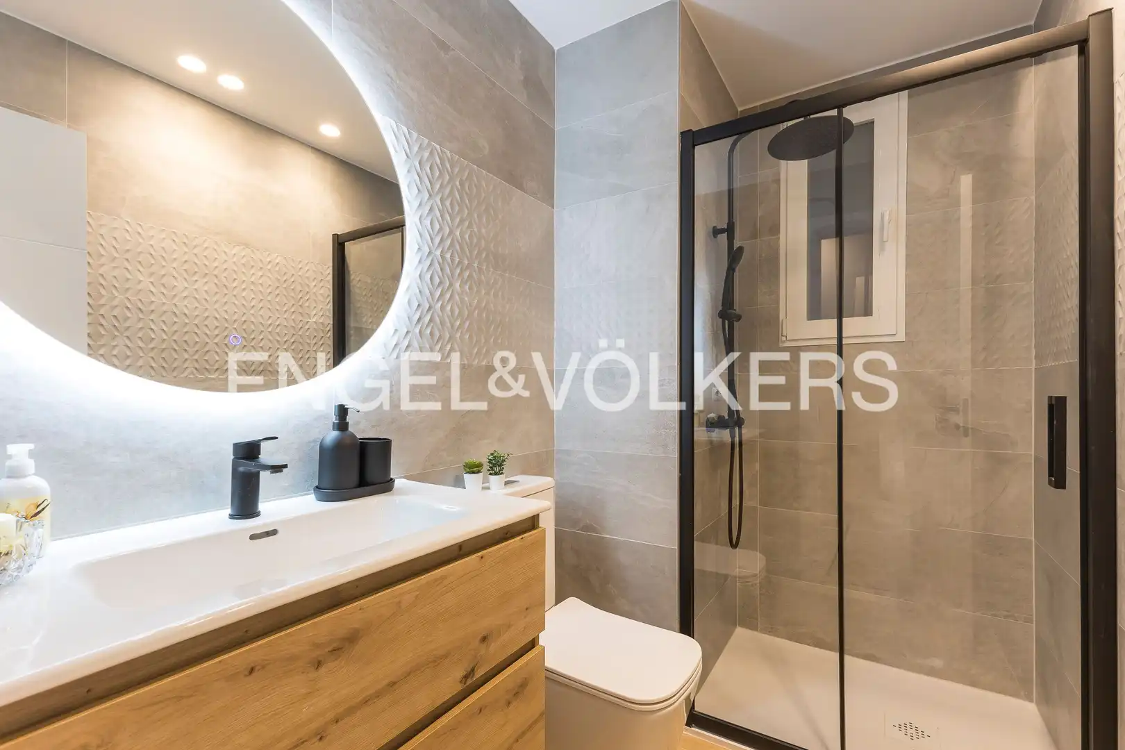 Baño de Piso en venta en Madrid con Aire acondicionado y Calefacción