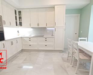 Cuina de Casa o xalet en venda en El Cuervo de Sevilla amb Aire condicionat, Calefacció i Terrassa