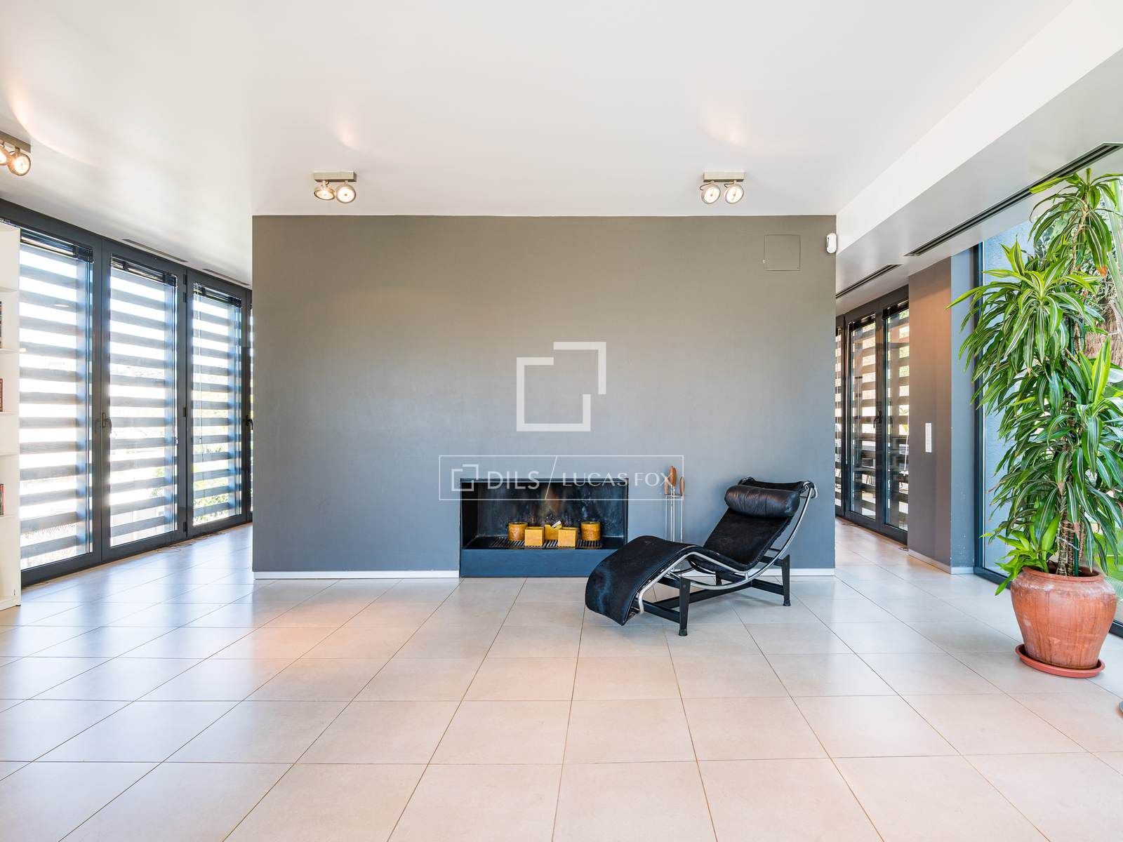 Living room of Houses for sale in Sant Cugat del Vallès  with Air Conditioner, Heating and Terrace