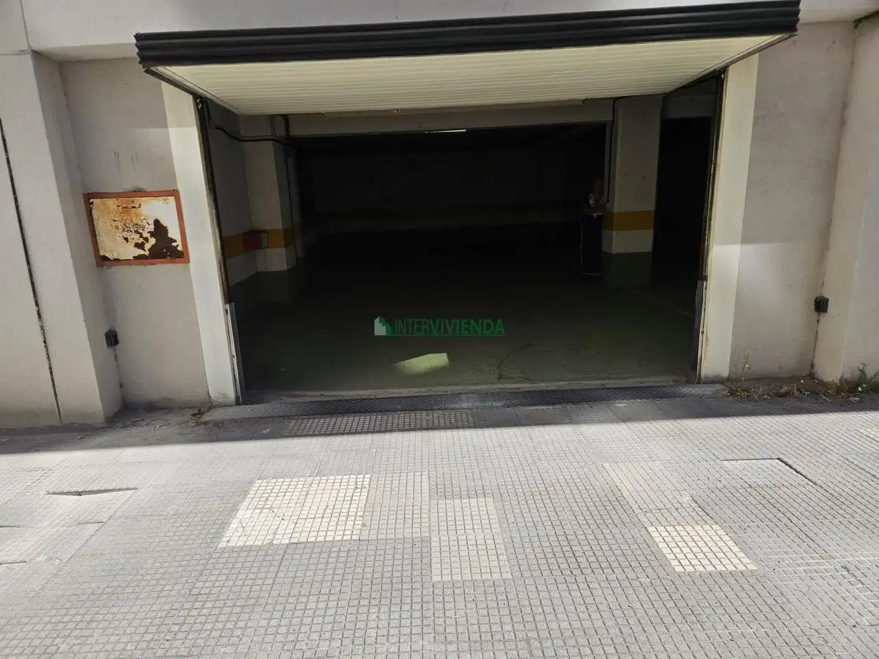 Parking de Piso de alquiler en Vigo  con Calefacción, Parquet y Terraza