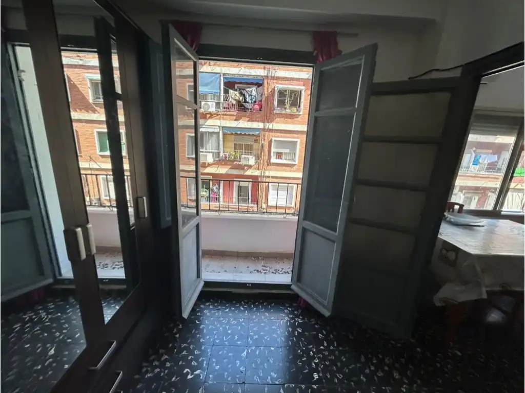 Dormitori de Casa o xalet en venda en Valencia amb Aire condicionat