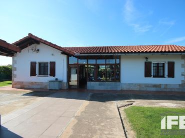 Landhaus mit Pool zum Verkauf in Corella