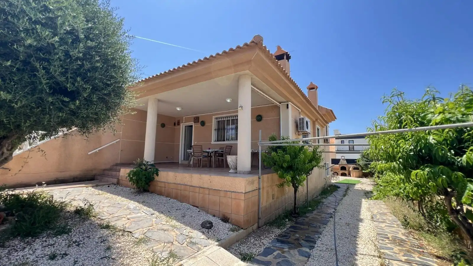 Vista exterior de Casa adosada en venta en Torrevieja con Aire acondicionado, Jardín privado y Terraza