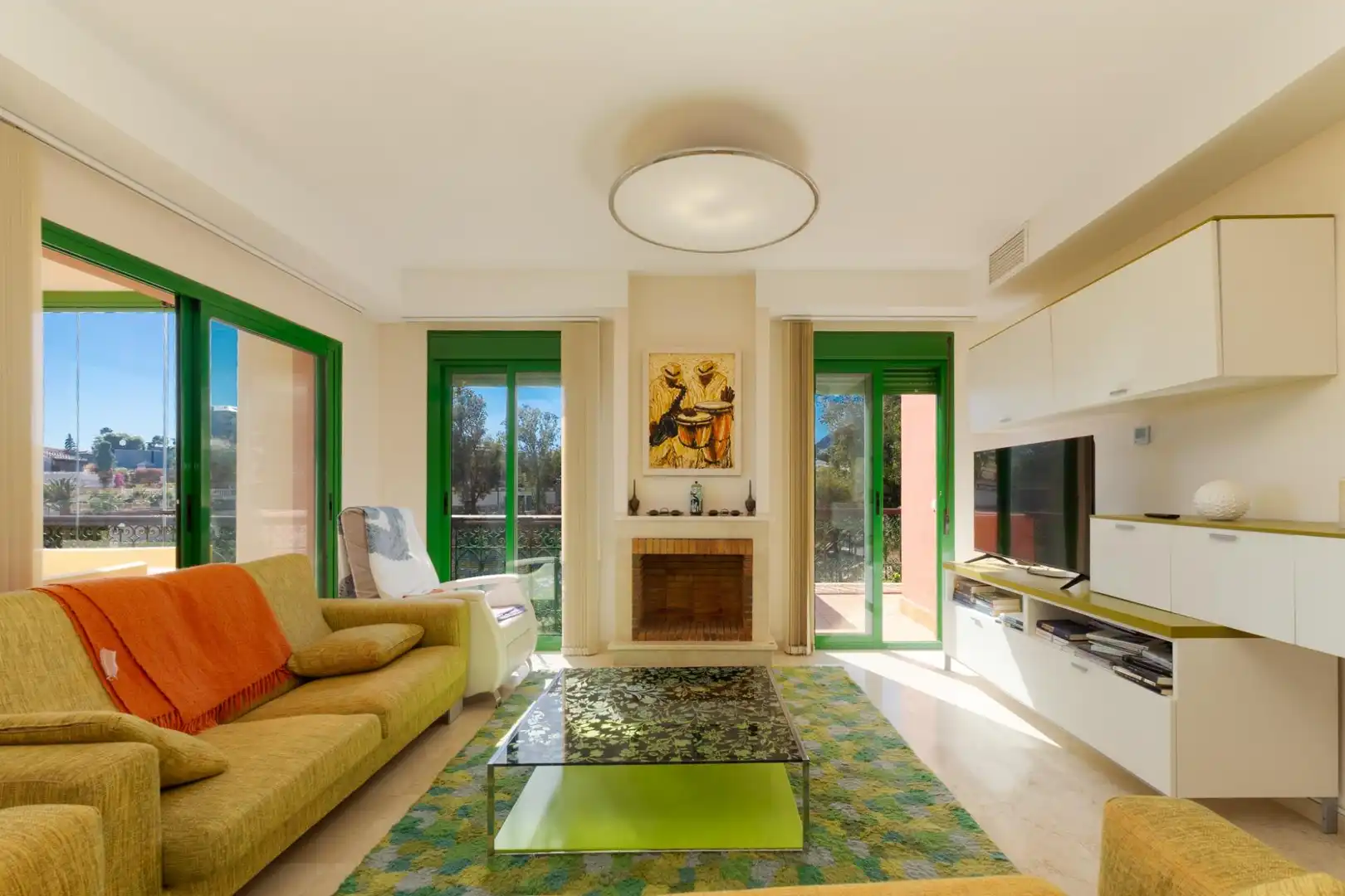 Sala de estar de Dúplex en venta en Fuengirola con Terraza, Trastero y Piscina comunitaria
