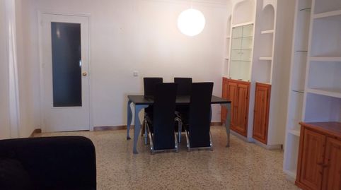 Foto 2 de Piso de alquiler en Plaza de España, Centro - Doña Mercedes, Dos Hermanas