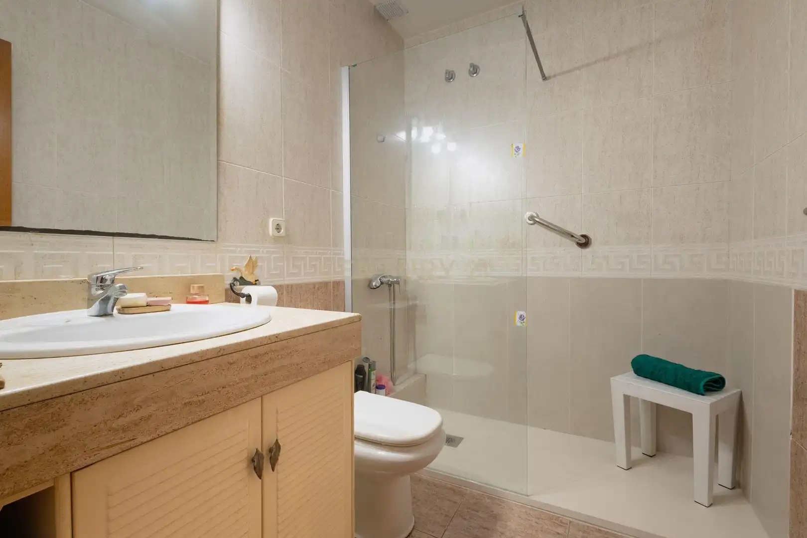 Baño de Apartamento en venta en Sant Feliu de Llobregat con Trastero y Balcón